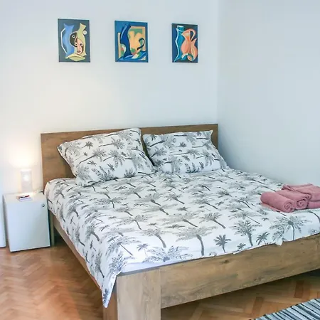 Apartment Central For 2 - Under The Castle